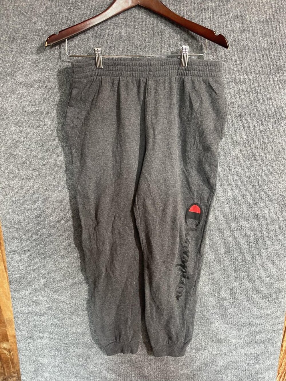 Champion Pants Mens XL Gray Fleece Sweatpants Joggers Elastic Waist Cuffed